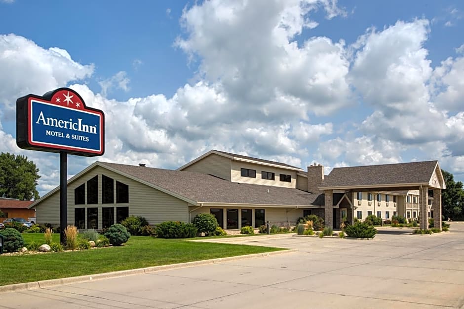 AmericInn by Wyndham Iowa Falls