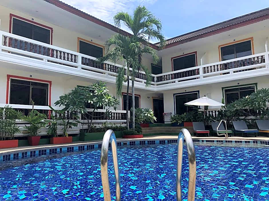 Tropical Palm Resort.