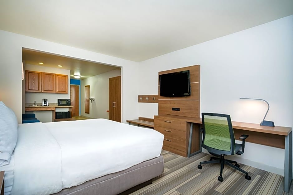 Holiday Inn Express & Suites Rocky Mount Smith Mountain Lake By IHG