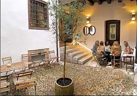 Quartier Leon Hostel Jabalquinto