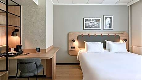 Superior Room - 1 King Bed