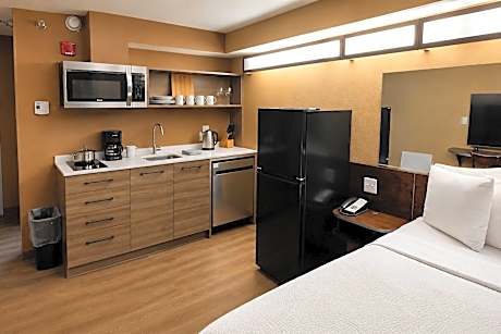 1 Queen Bed Non-Smoking