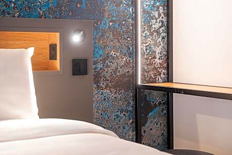 One Double Bed One Single Bed - Superior Room