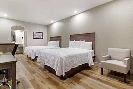 Superior Queen Room with Two Queen Beds - Disability Access/Smoke Free