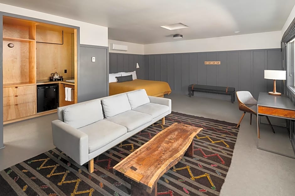 The Coachman Hotel