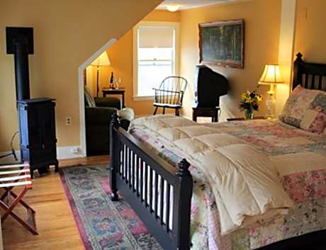 Wildcat Inn and Tavern