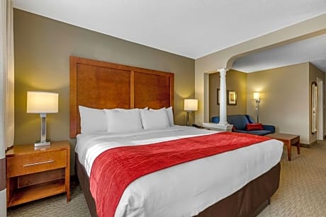 King Suite - Non-Smoking