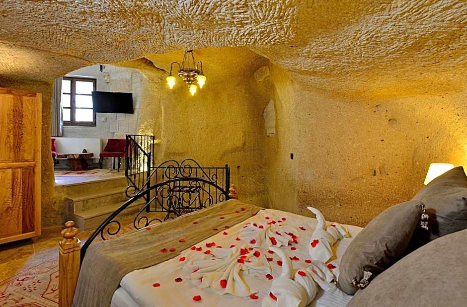 Caftan Cave Suites