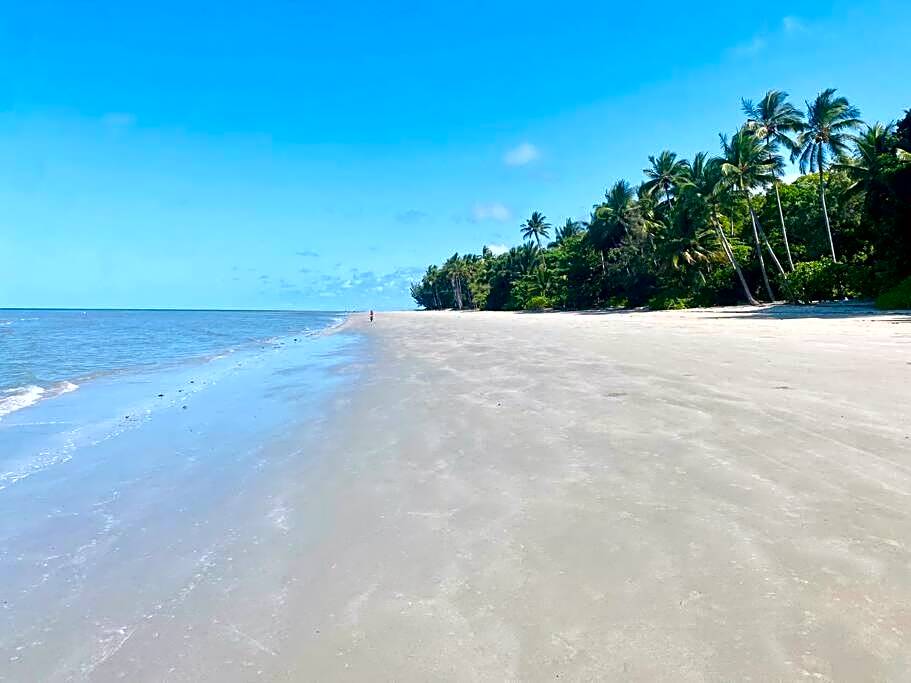 WanderLust - Little Slice of Heaven on Macrossan Str