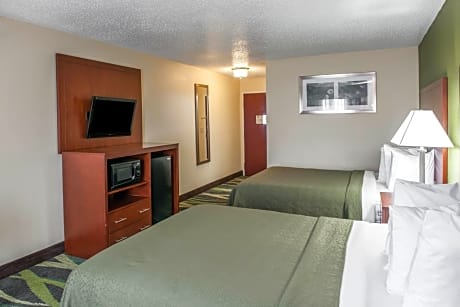 Queen Room with Two Queen Beds - Accessible/Non-Smoking 