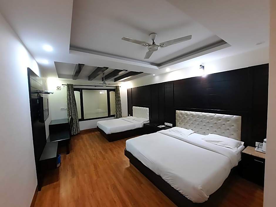 Hotel Basera