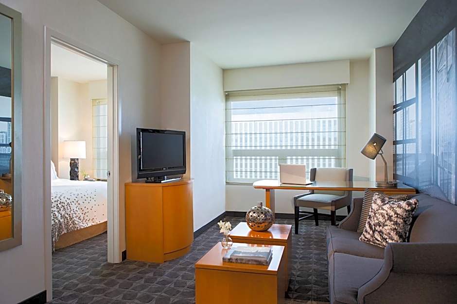Renaissance Chicago O'Hare Suites Hotel
