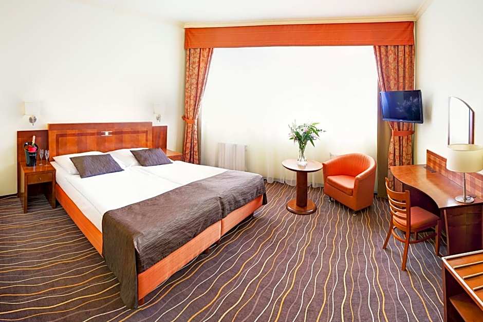 Photo 1 of 4 of 1 Double Bed or 2 Beds