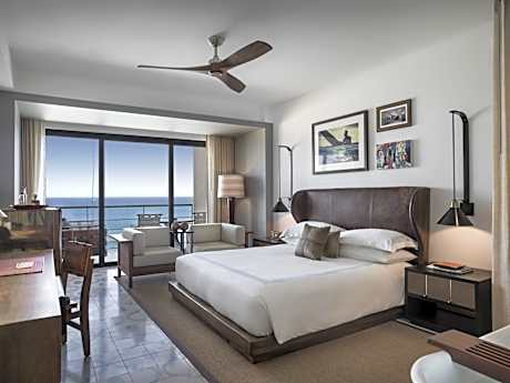 King Room with Ocean View and Roll-in Shower - Disability Access
