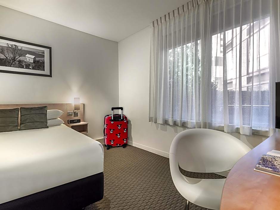 ibis Melbourne Hotel and Apartments