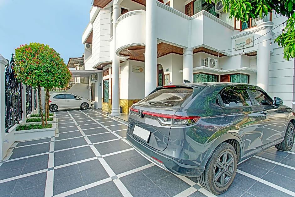 OYO 92990 Nena Kostel Syariah