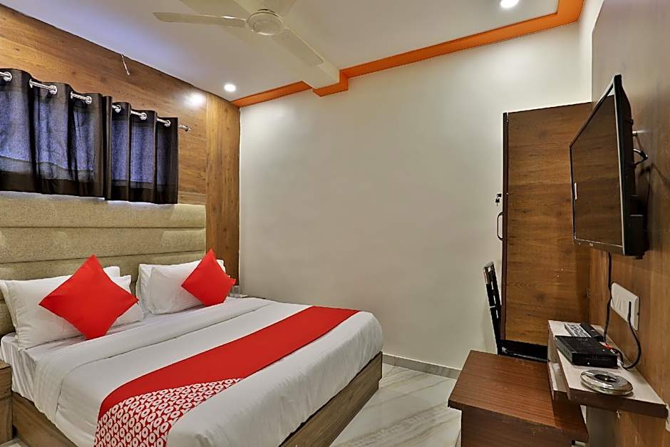 Hotel Shiv Villa by OYO – Ahmedabad, TN