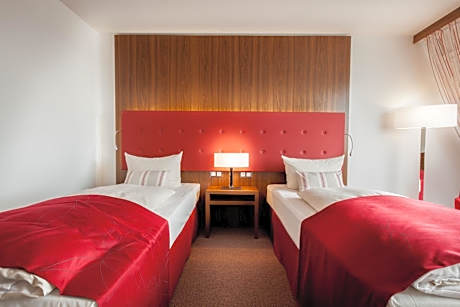 Standard Apartment with Twin Beds