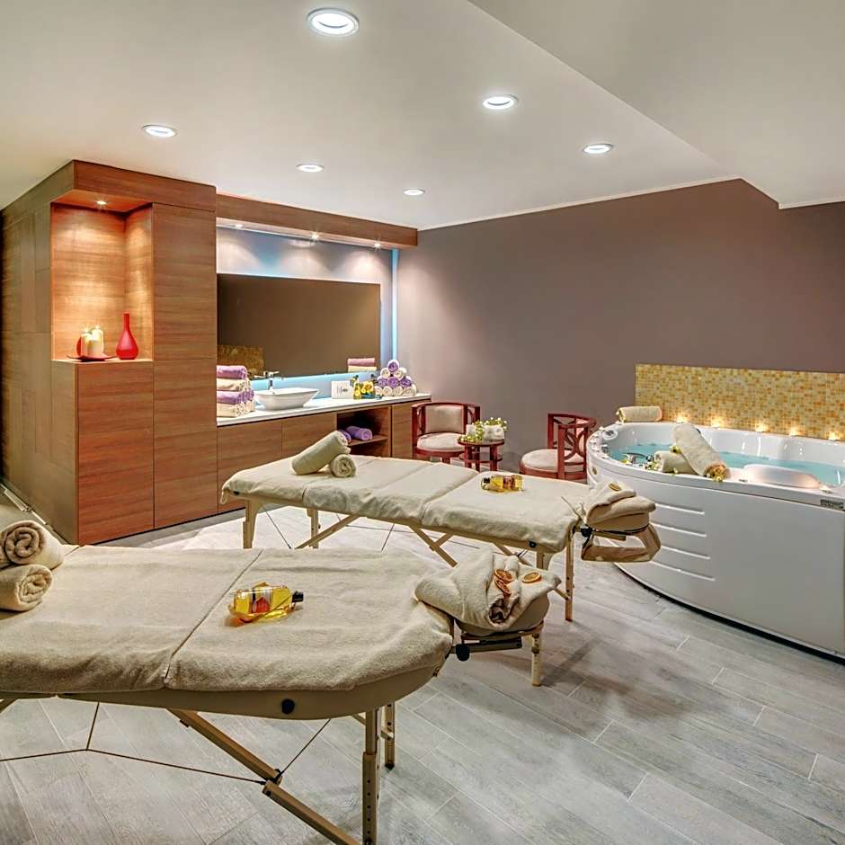 Royal Princess Hotel