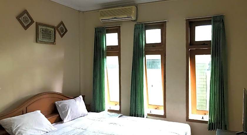 Wisma Atma Bhakti near Solo Square Mitra RedDoorz