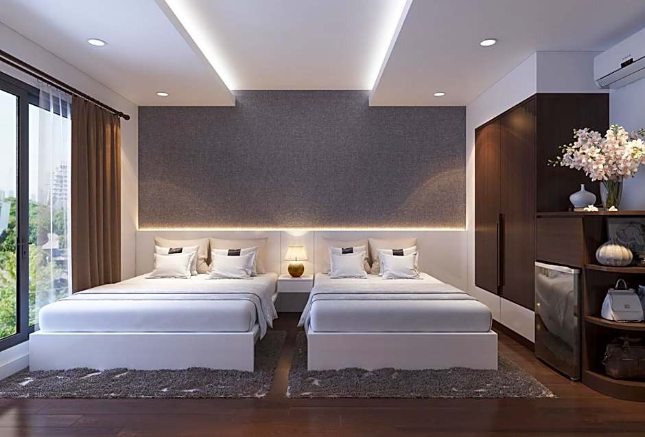 HA NOI HOTEL near Tan Son Nhat Airport - FREE Airport Pick-Up and Drop-Off Available 24 Hours a Day