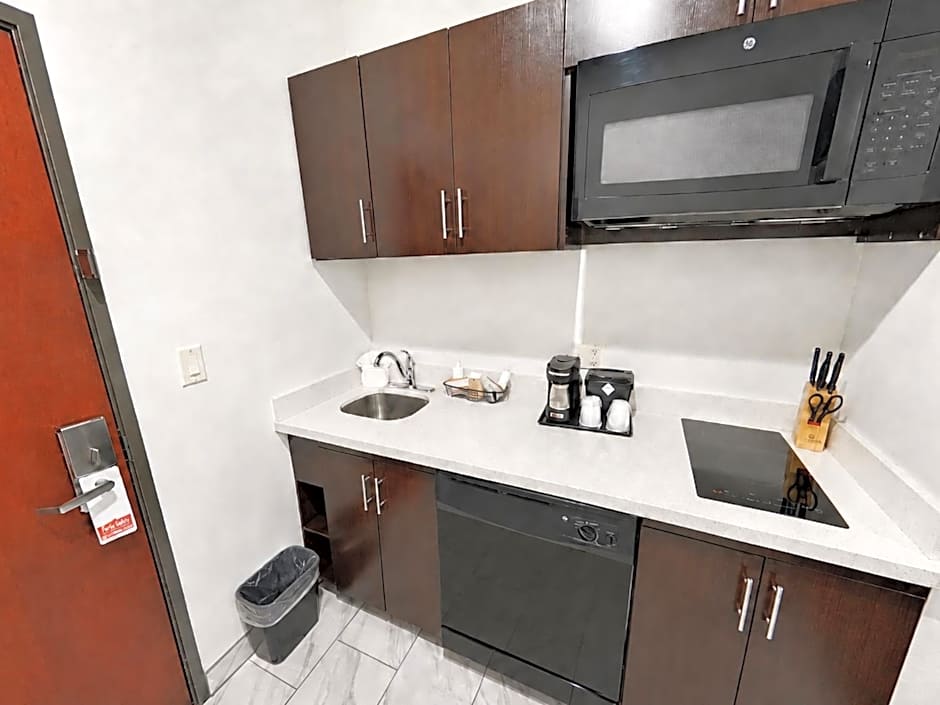 Atrium Hotel And Suites Dfw Airport