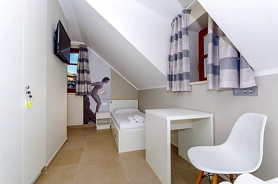 Hostel Dvor