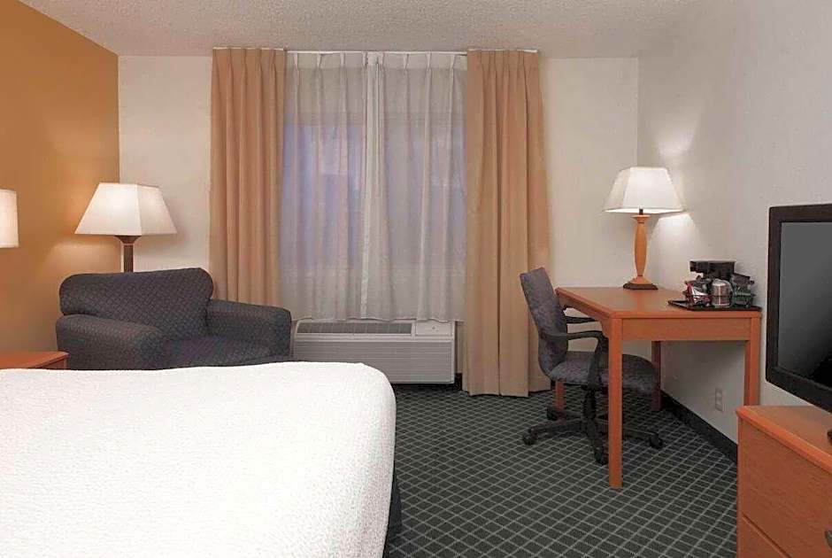 Baymont by Wyndham Coon Rapids