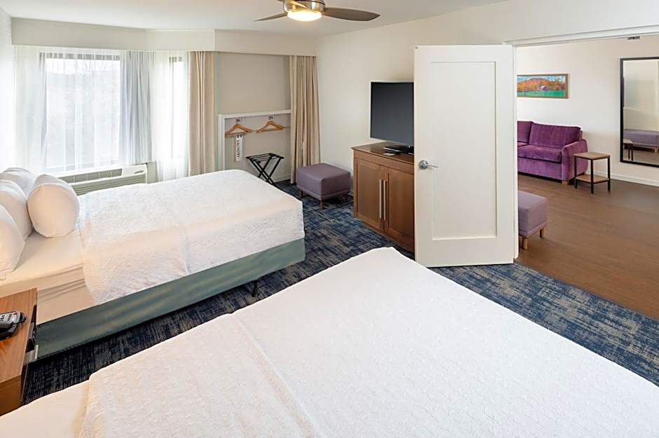 Hampton Inn & Suites Asheville Airport