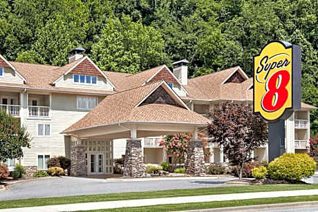 Super 8 by Wyndham Cherokee