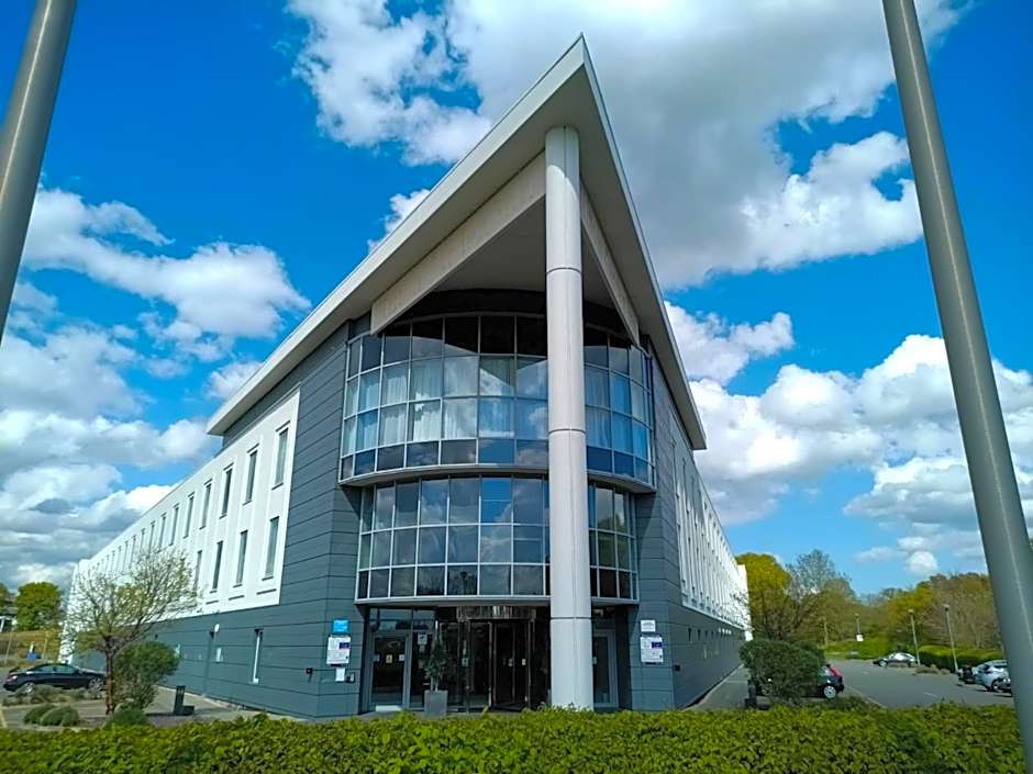Holiday Inn London Luton North by IHG