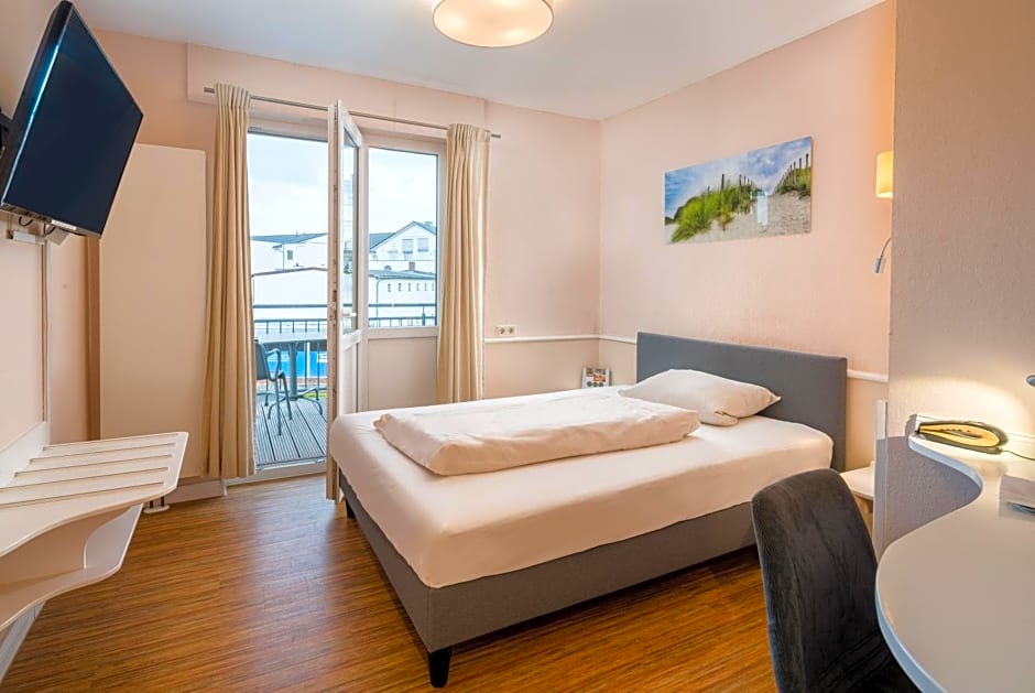 Schäfers Hotel, Self-Check-in, Cafe und Bäcker am Hotel