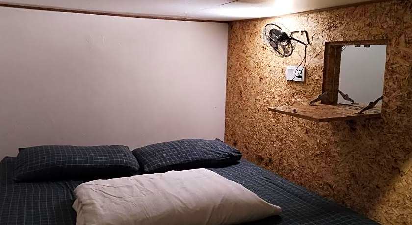 Sleepbox Hotel