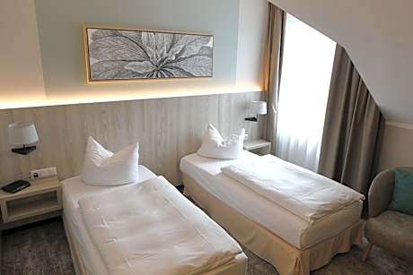 Comfort Twin Room with Two Single Beds