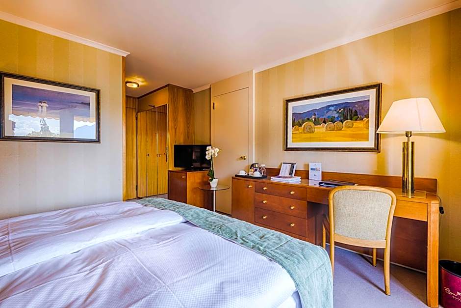 Royal Plaza Montreux & Spa