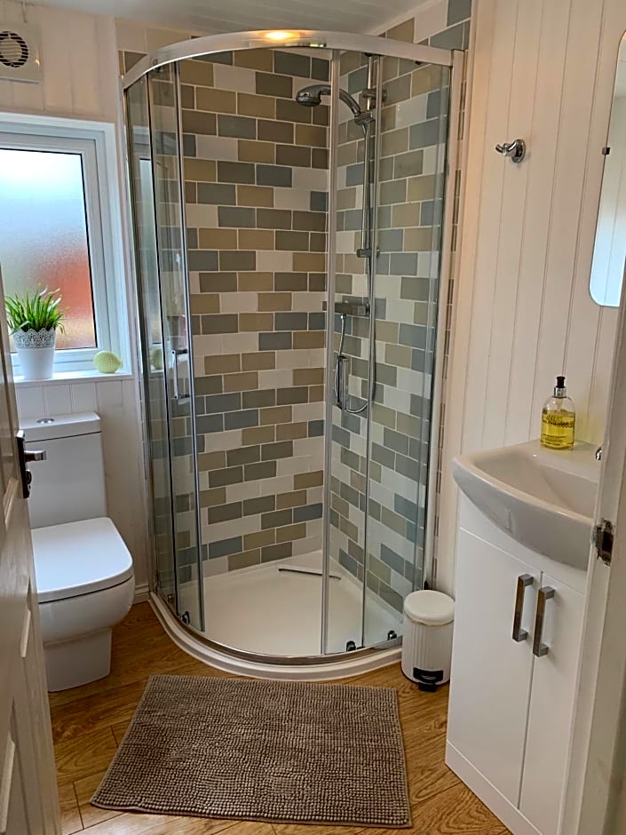 Owls House - Lodge with hot tub- Lake District