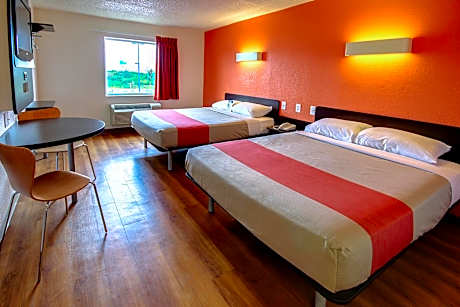 Deluxe Queen Room with Two Queen Beds