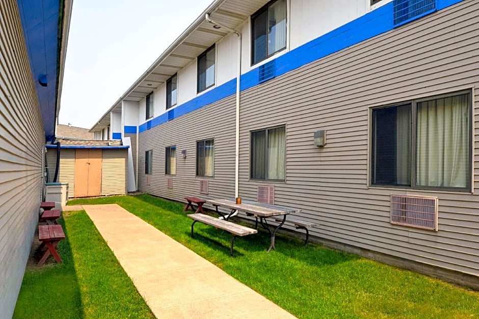 America's Best Value Inn La Crosse