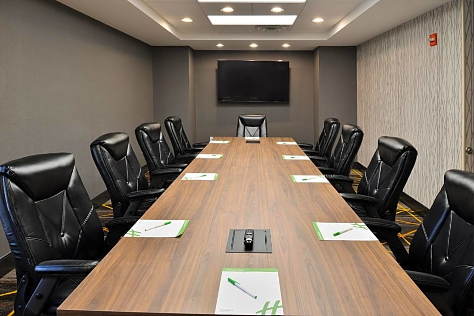 Holiday Inn Hotel & Suites Overland Park-Convention Center By IHG