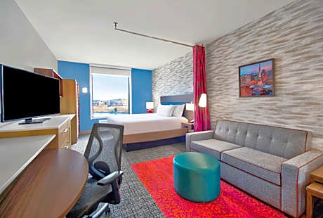 1 King Bed Waterview Studio Suite