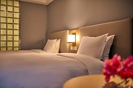 2 Twin Beds Standard Atrium View