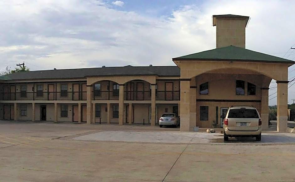 Pinn Road Inn and Suites