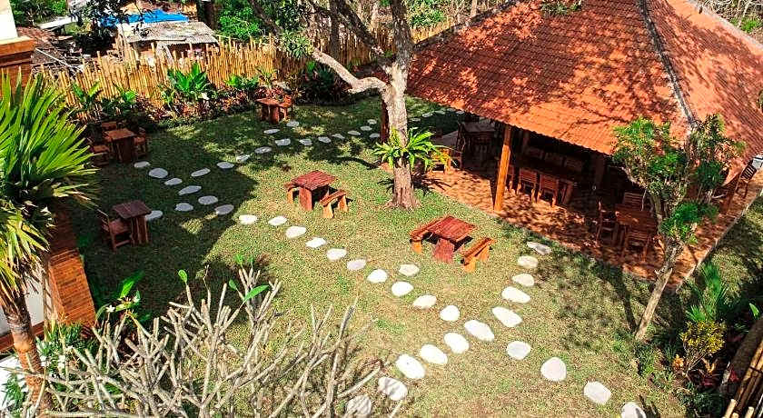seno guesthouse and cafe