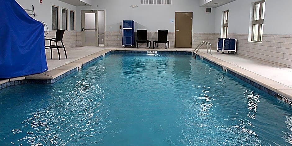 Holiday Inn Express & Suites Shawnee-Kansas City West By IHG