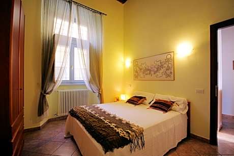 One-Bedroom Apartment with Balcony