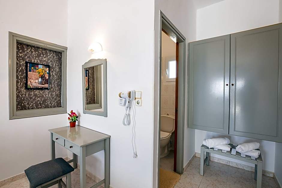 Perama Hotel, Karpathos