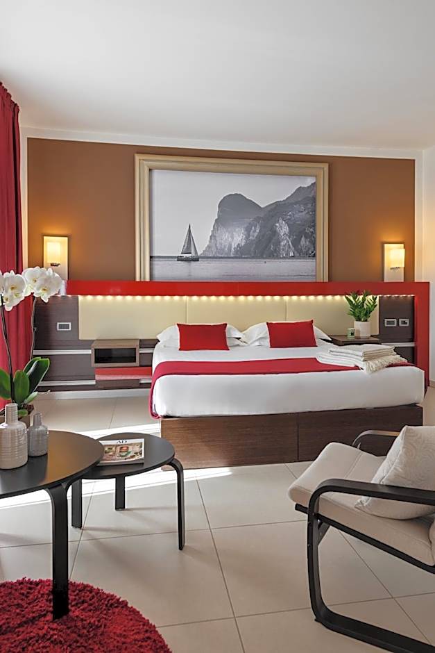 Kairos Garda Hotel