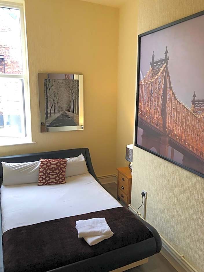 Hendham House - Near Etihad Stadium, CoOp Live Arena, AO Arena, Piccadilly Train Station & Manchester City Centre