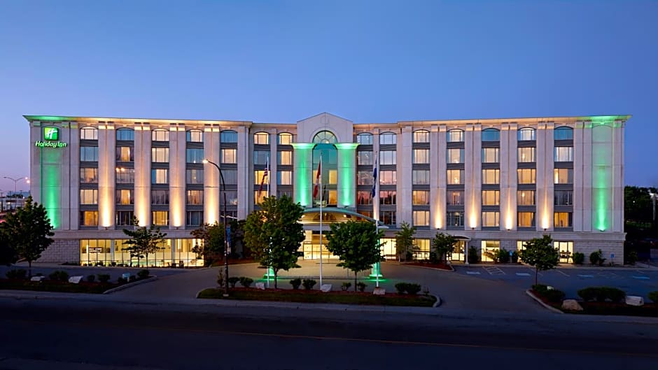Holiday Inn & Suites Montreal Airport by IHG
