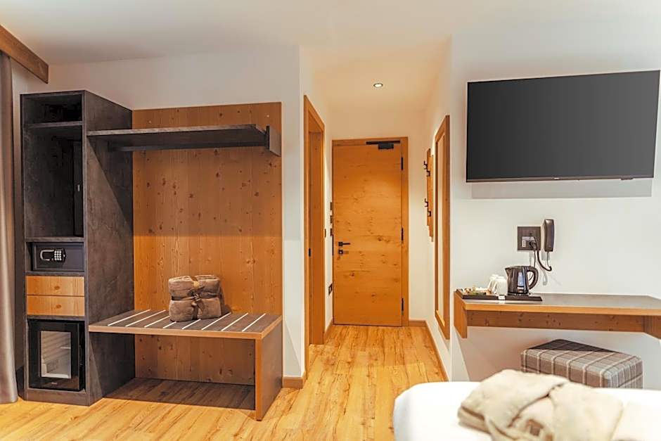 Photo 1 of 20 of Superior 1 Double Bed or 2 Beds